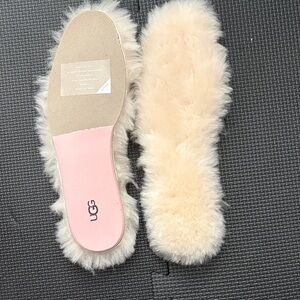 UGG Plush Sheepskin Insoles in Cream with Pink Heel Pad